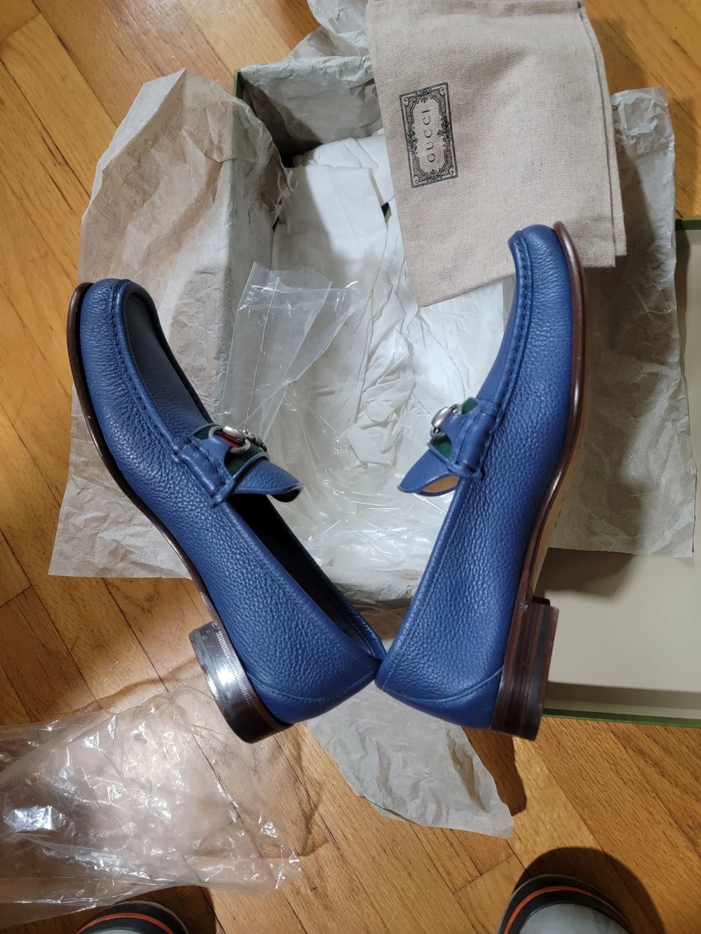 Gucci Men’s Blue Leather Loafers with signature detailing. Size 8.5. US 9.